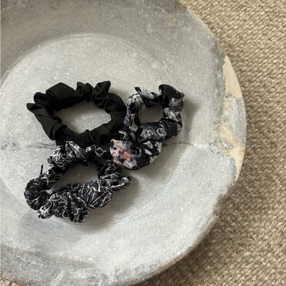 Lululemon Patterned Scrunchie Bundle - Picture 5 of 5